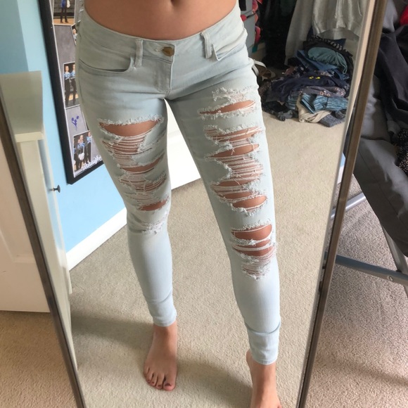 american eagle light wash ripped jeans